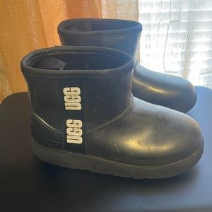Ugg kids clear mini boot size 1 KIDS used
